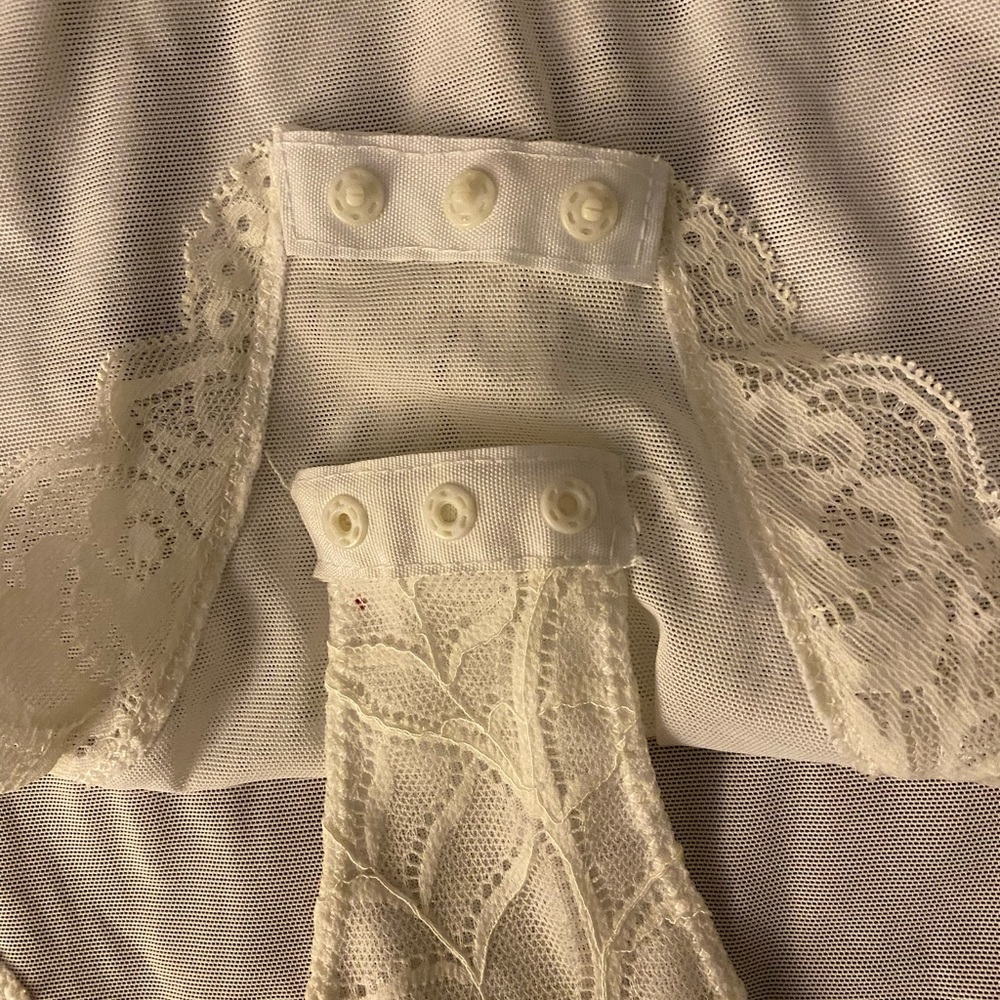 Flora lace lingerie